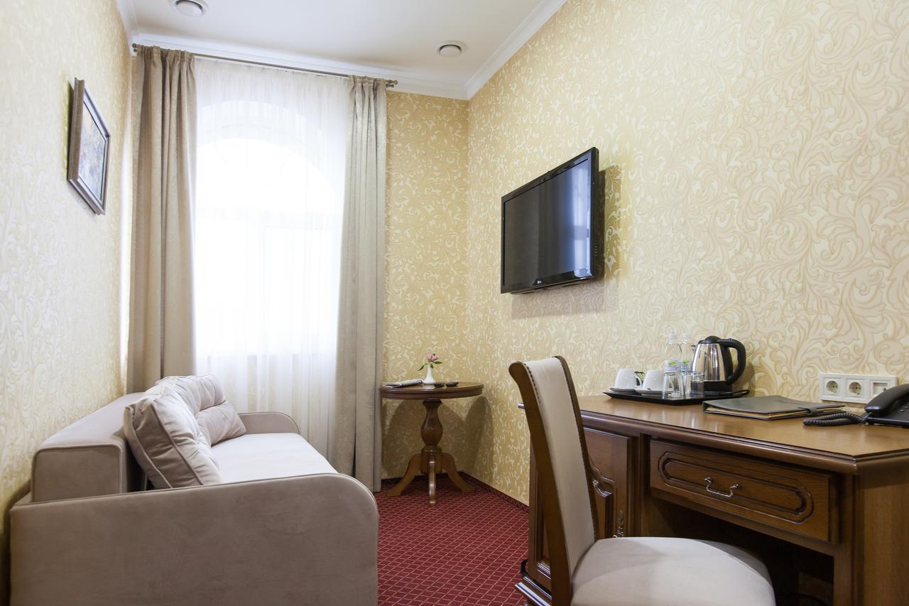 West Park Hotel Sofiivska Borshchahivka Ngoại thất bức ảnh