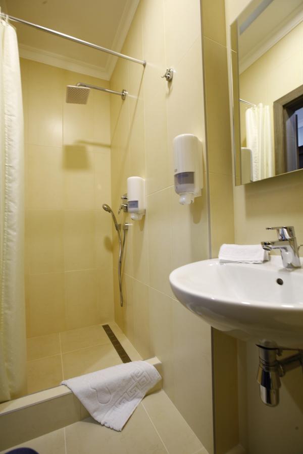 West Park Hotel Sofiivska Borshchahivka Ngoại thất bức ảnh