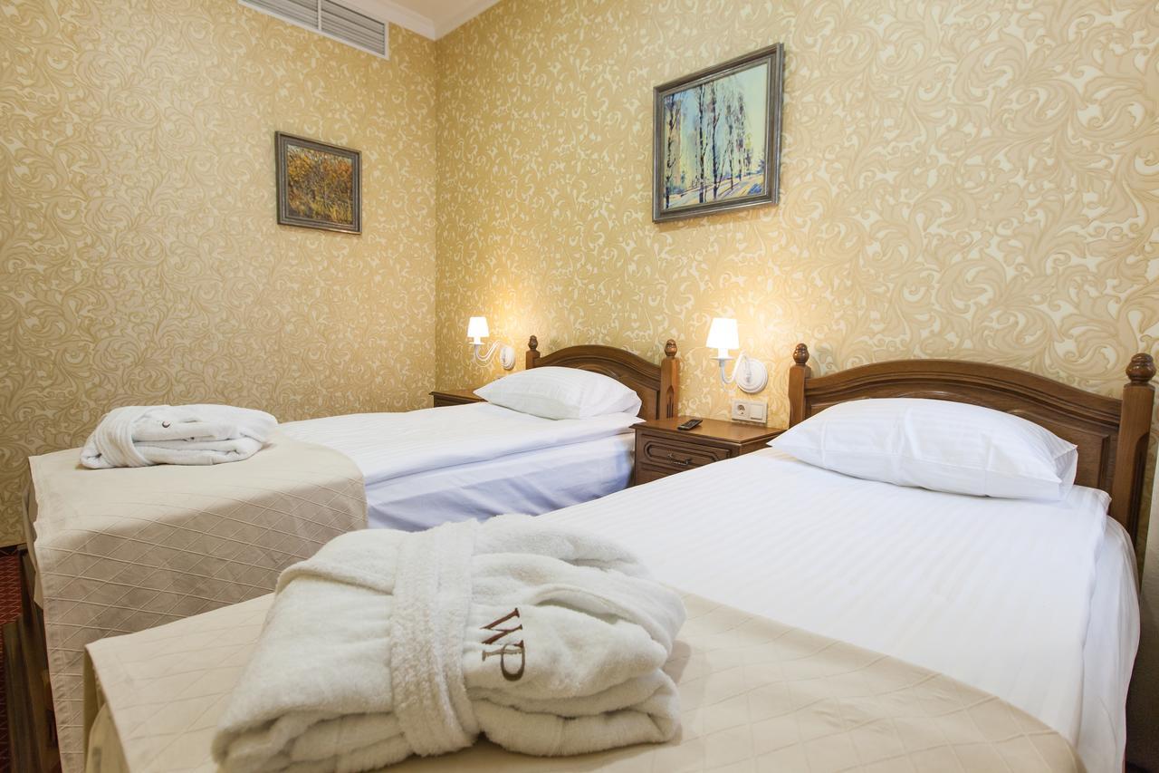 West Park Hotel Sofiivska Borshchahivka Ngoại thất bức ảnh