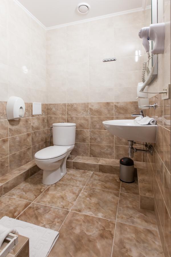 West Park Hotel Sofiivska Borshchahivka Ngoại thất bức ảnh