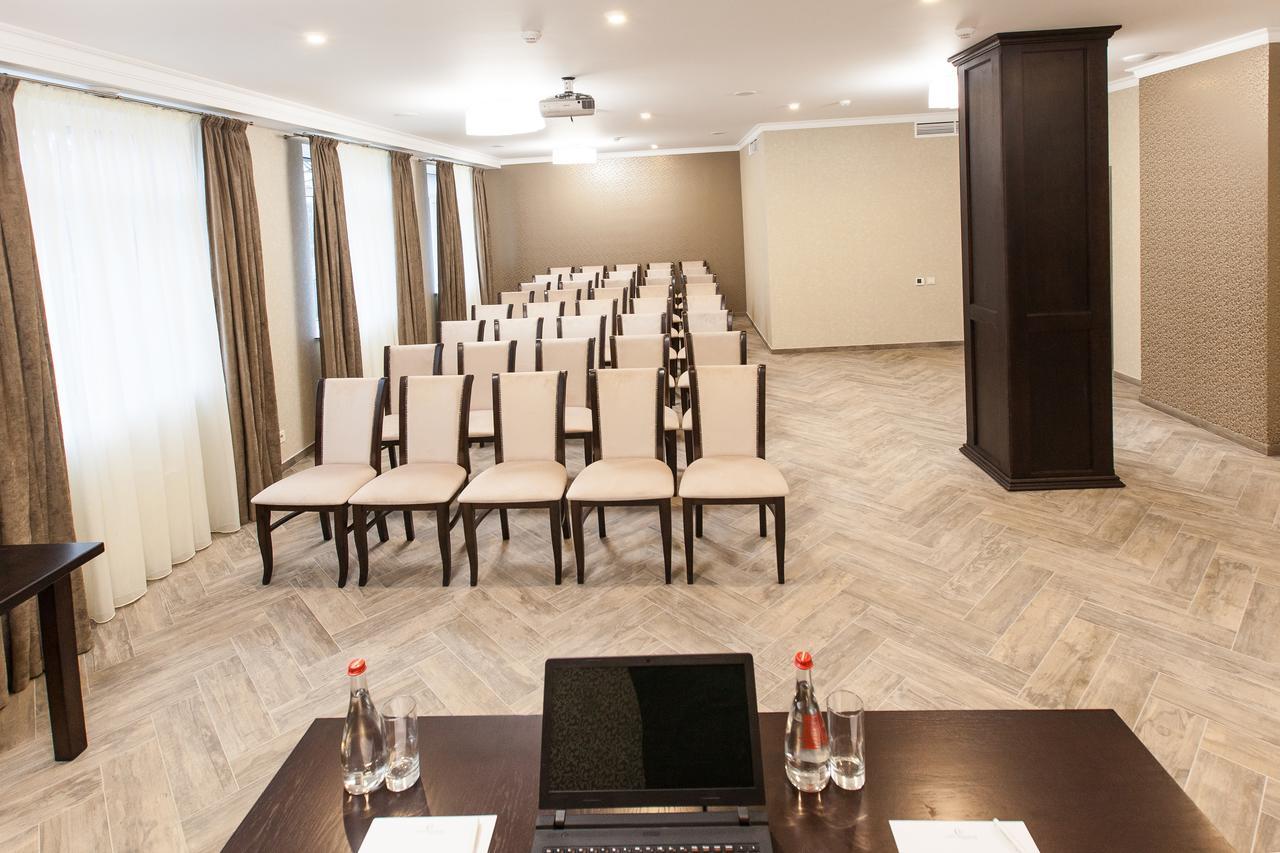 West Park Hotel Sofiivska Borshchahivka Ngoại thất bức ảnh
