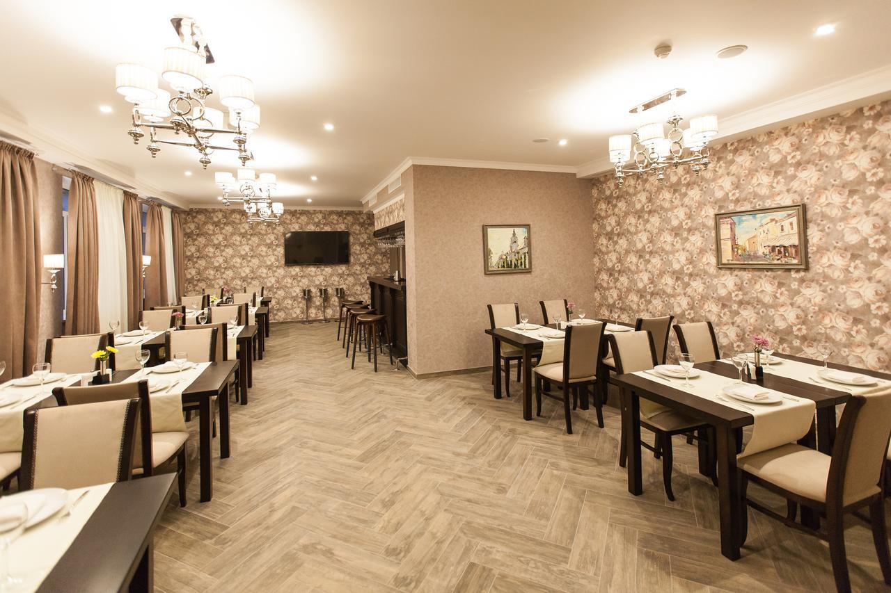 West Park Hotel Sofiivska Borshchahivka Ngoại thất bức ảnh