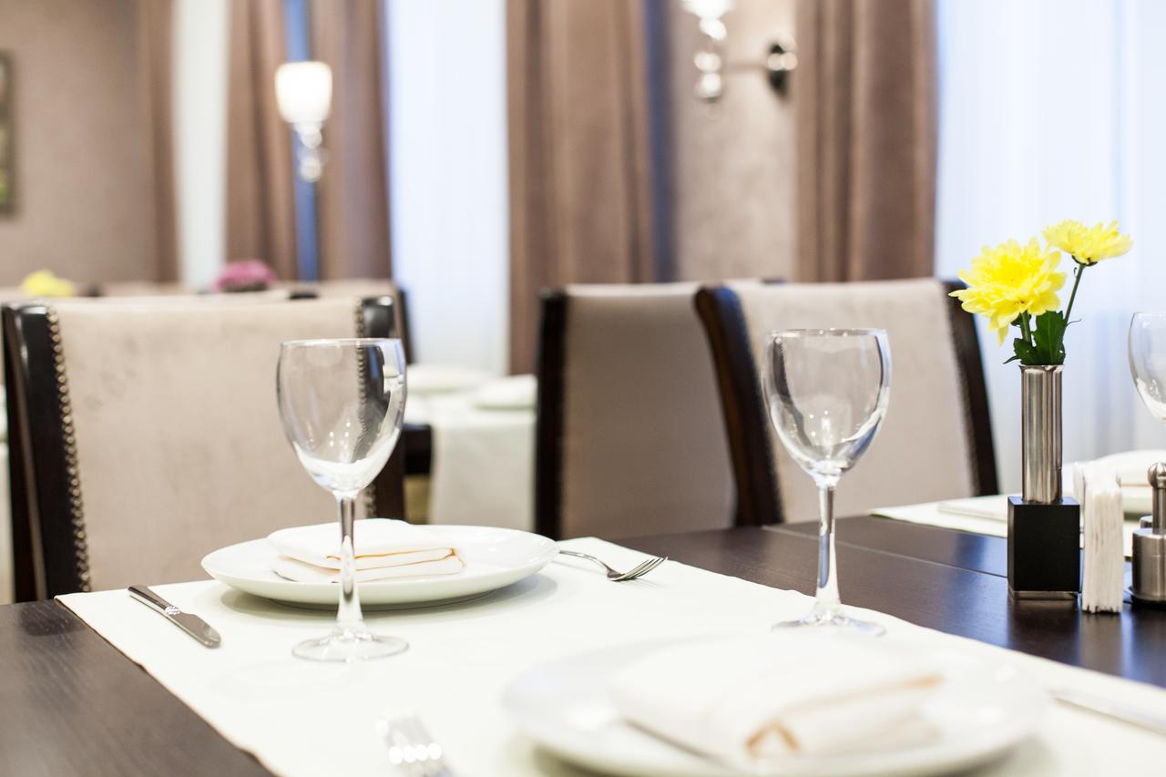 West Park Hotel Sofiivska Borshchahivka Ngoại thất bức ảnh