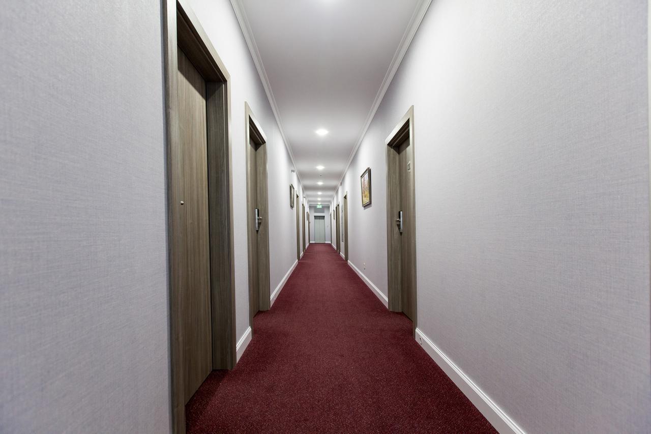 West Park Hotel Sofiivska Borshchahivka Ngoại thất bức ảnh