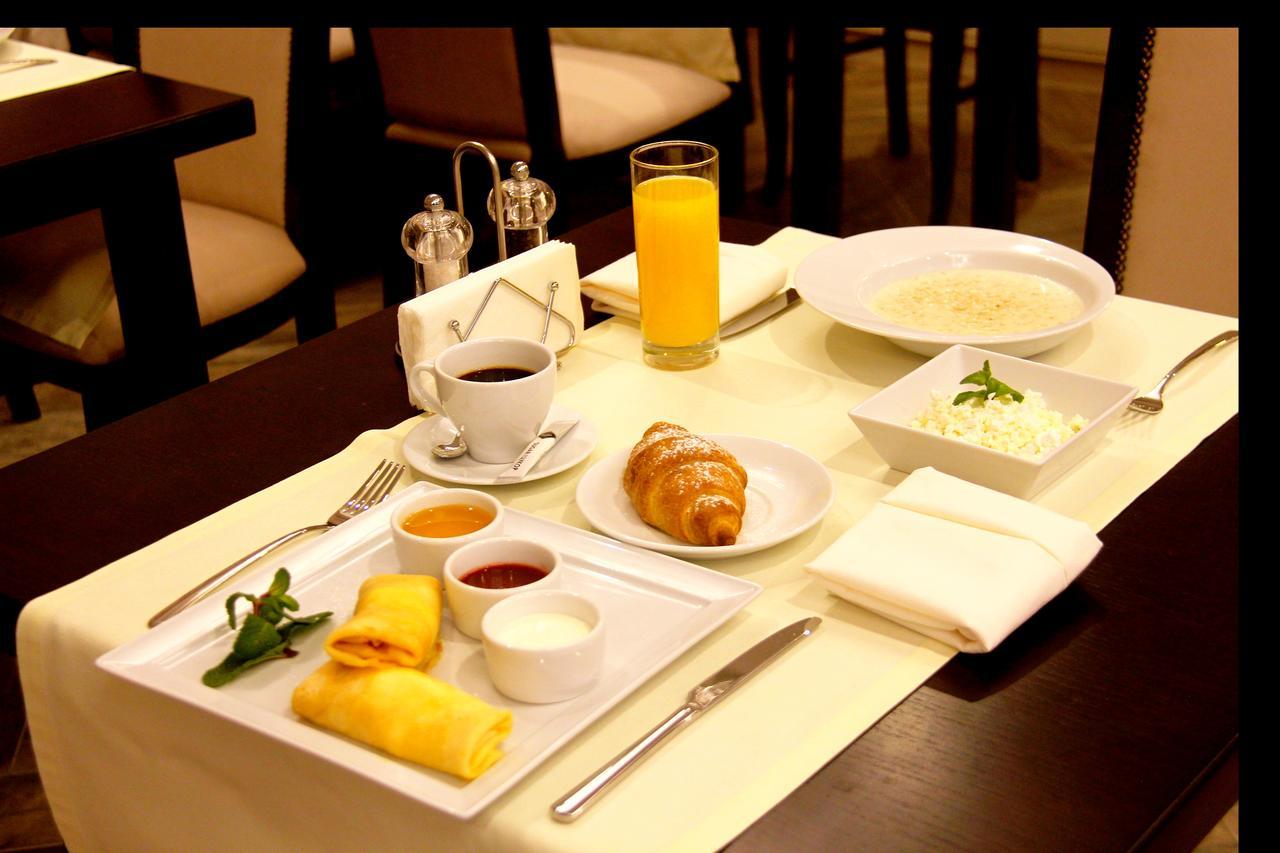 West Park Hotel Sofiivska Borshchahivka Ngoại thất bức ảnh