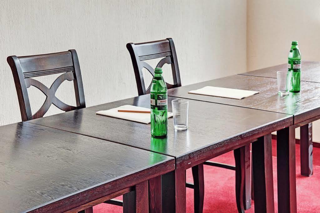 West Park Hotel Sofiivska Borshchahivka Ngoại thất bức ảnh