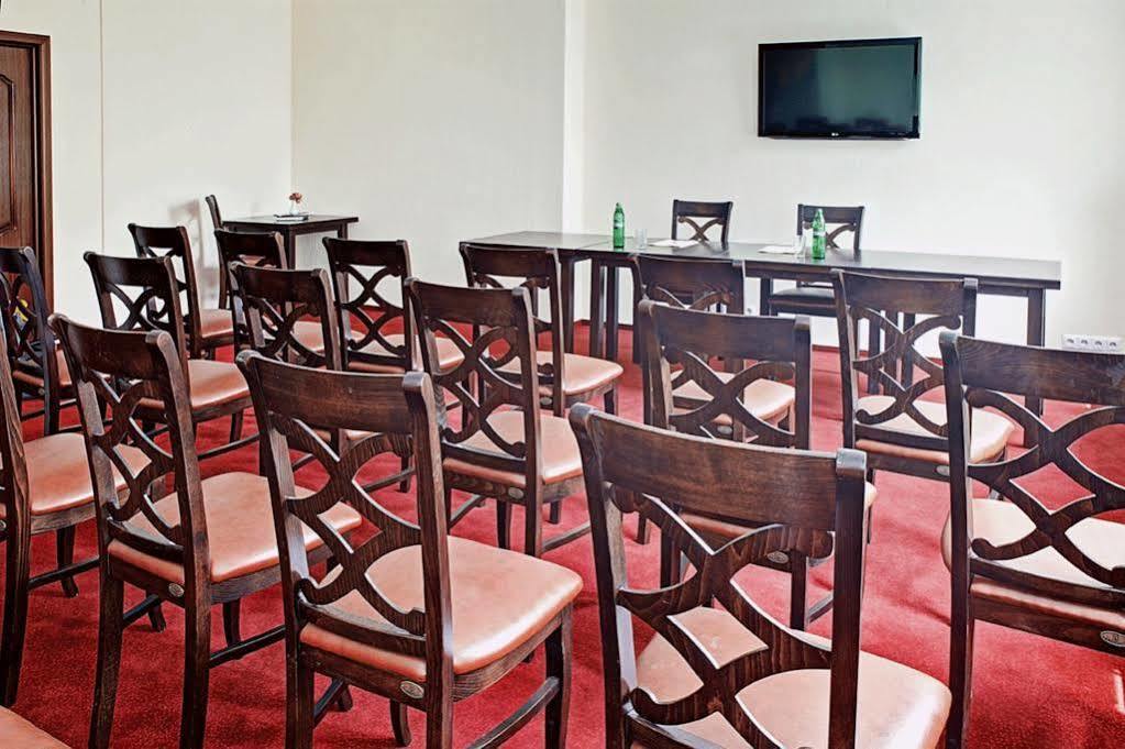 West Park Hotel Sofiivska Borshchahivka Ngoại thất bức ảnh